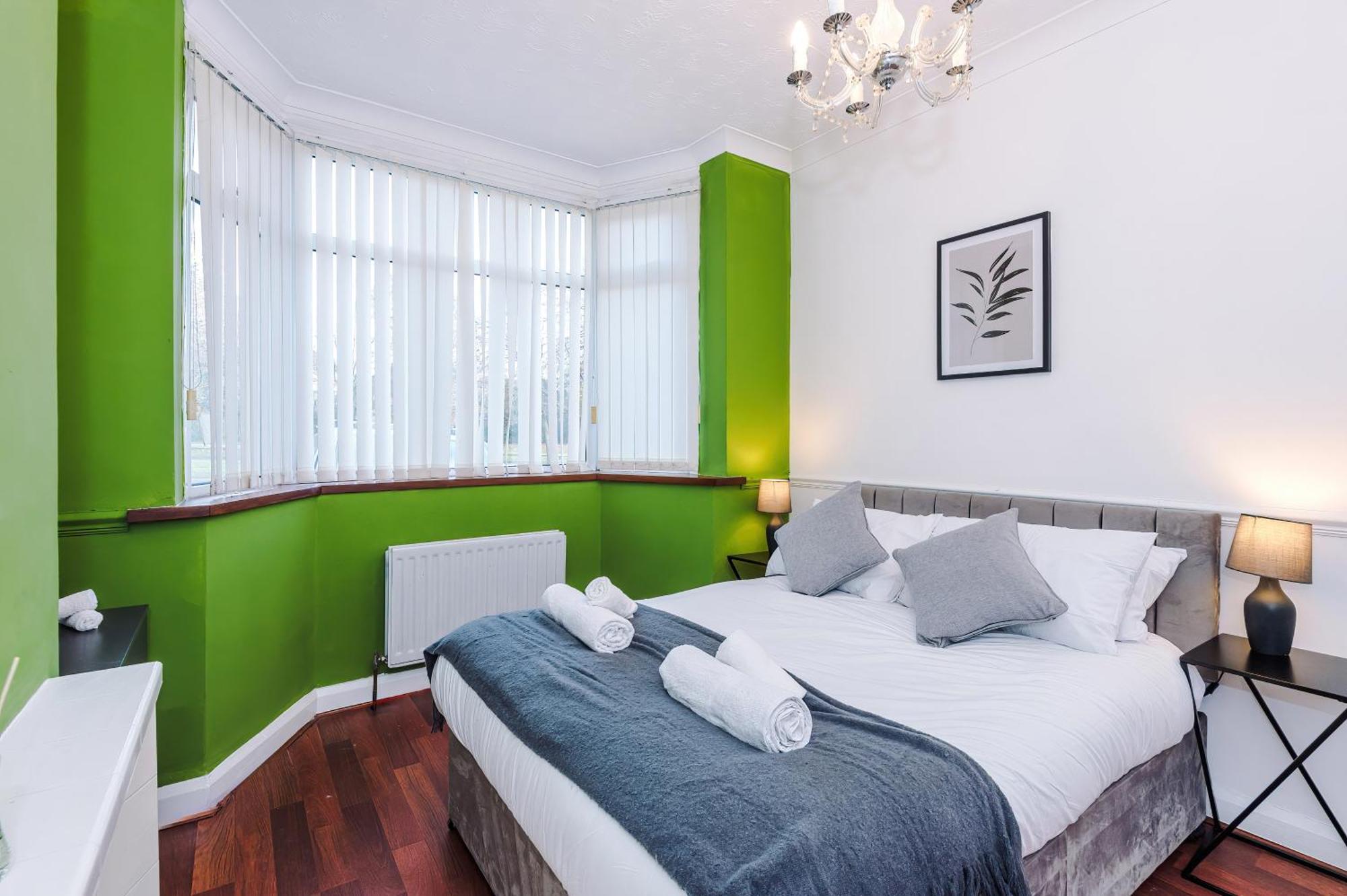 The Lyme Lounge By Parydise - Spacious 3-bed With Free Parking - Perfect For Business & Family Апартаменты Longport