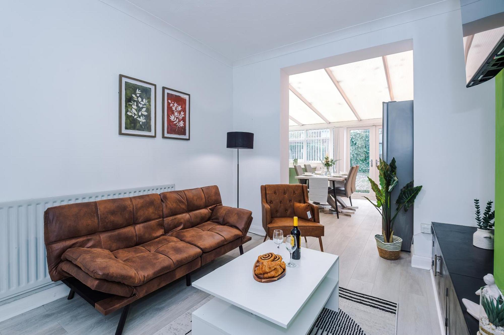 The Lyme Lounge By Parydise - Spacious 3-bed With Free Parking - Perfect For Business & Family Longport