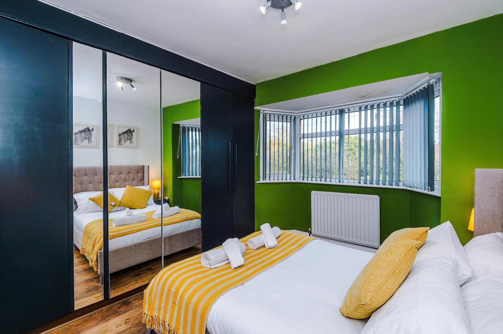 The Lyme Lounge By Parydise - Spacious 3-bed With Free Parking - Perfect For Business & Family * Longport