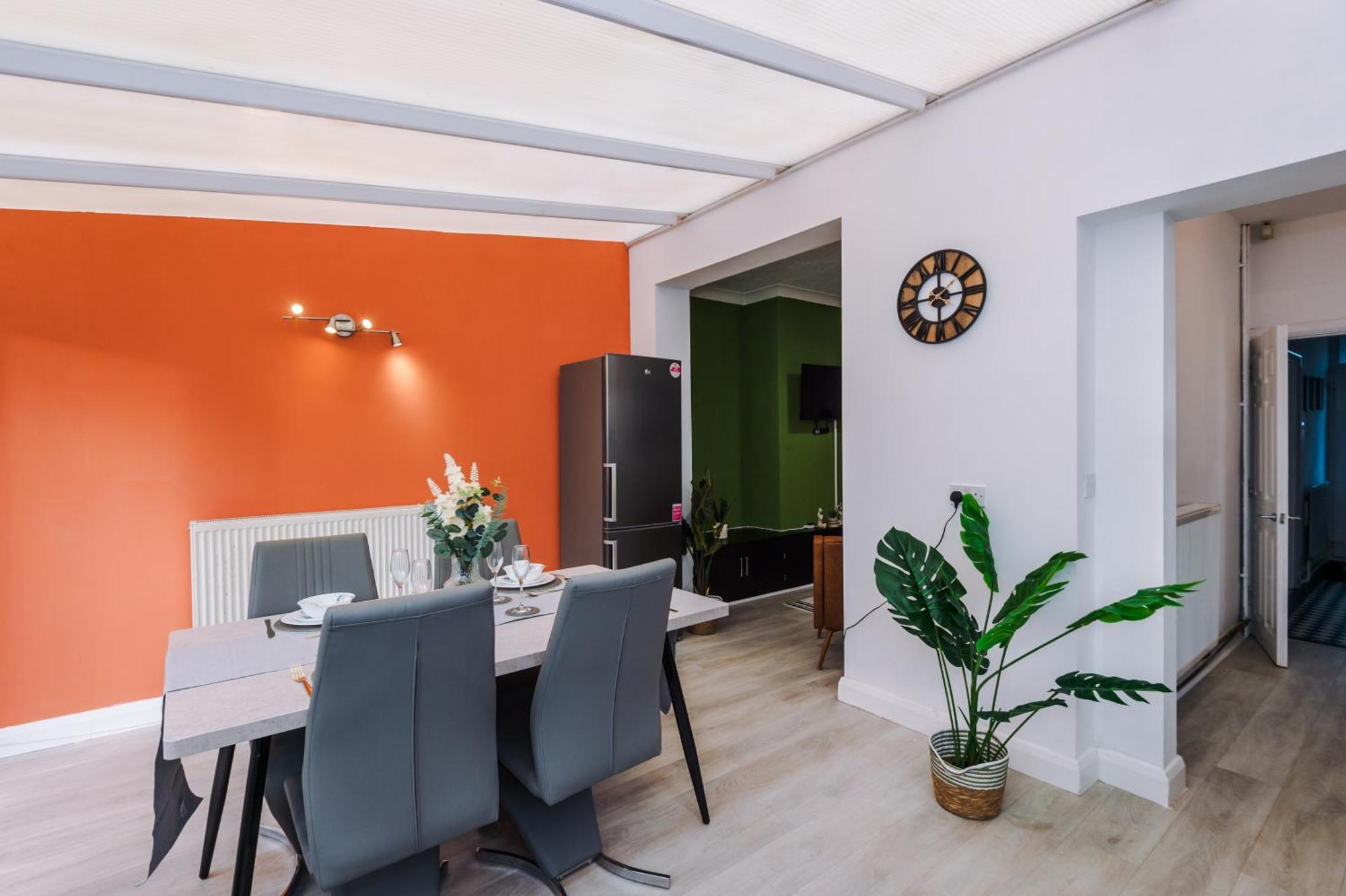 The Lyme Lounge By Parydise - Spacious 3-bed With Free Parking - Perfect For Business & Family * Longport